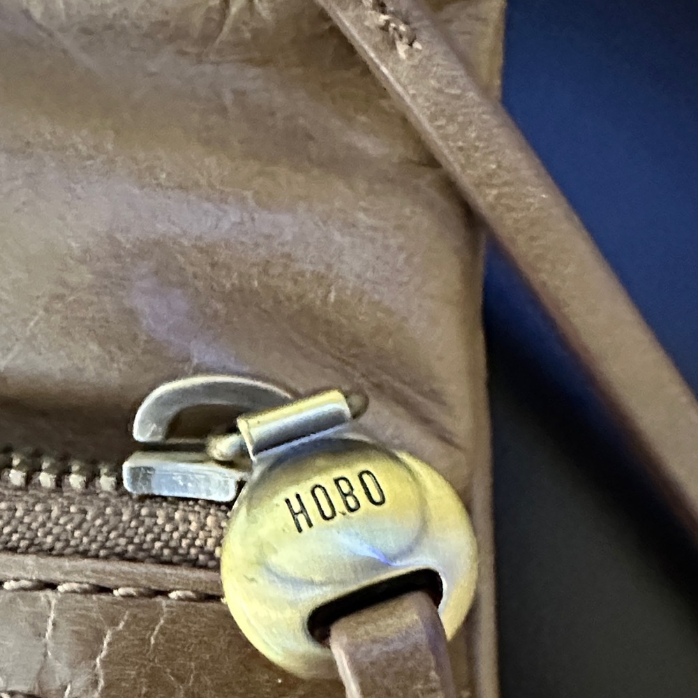 HOBO Tan Leather Crossbody Bag - Picture 2 of 7